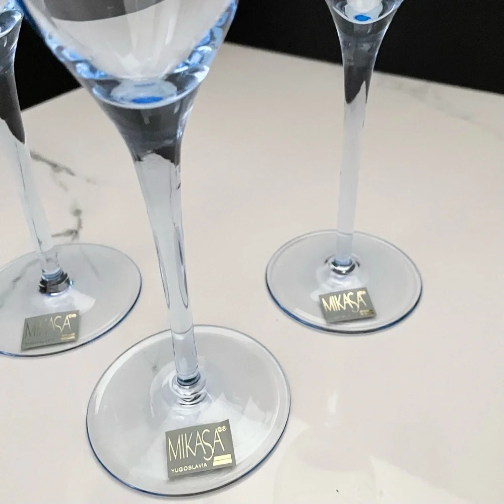 SET of 4 Elite Blue Flutes by Mikasa